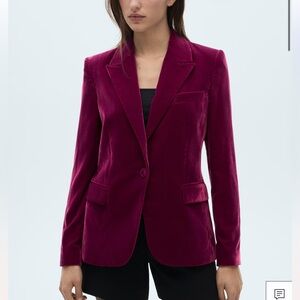 Elegant Velvet Blazer in Rich Burgundy